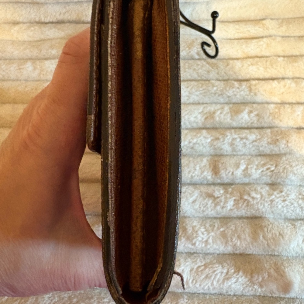 ✨ Authentic Vintage Louis Vuitton Monogram Wallet ✨ - Picture 9 of 9